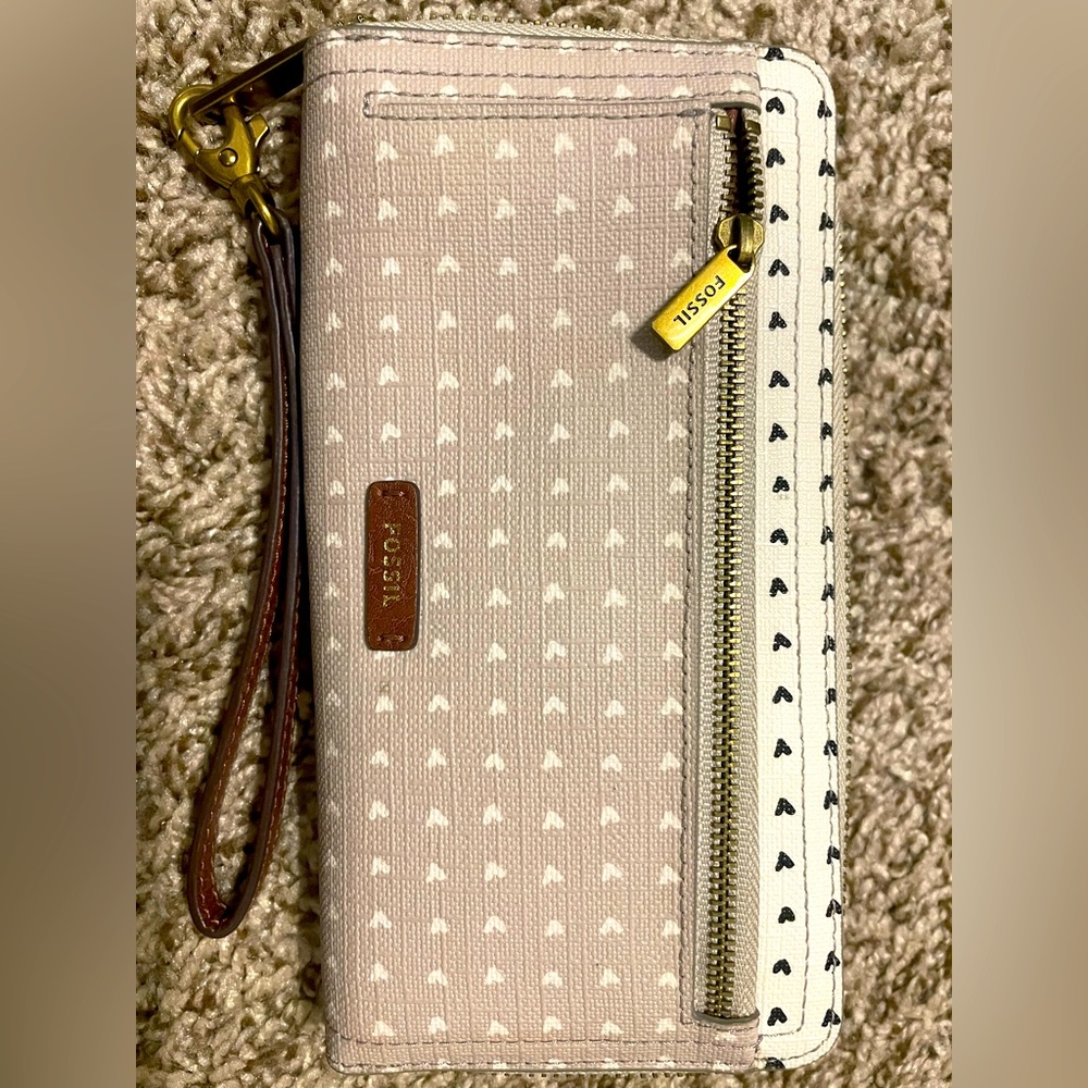 Fossil wristlet wallet